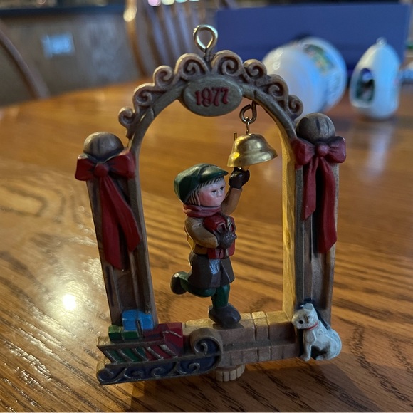 Bundle of 15 vintage Hallmark Keepsake ornaments. - Picture 8 of 11